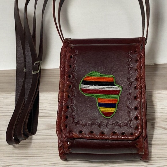 Leather Hand Tooled Brown Shoulder Bag with Beaded African Design 7” x 5” x 2” - Picture 9 of 11